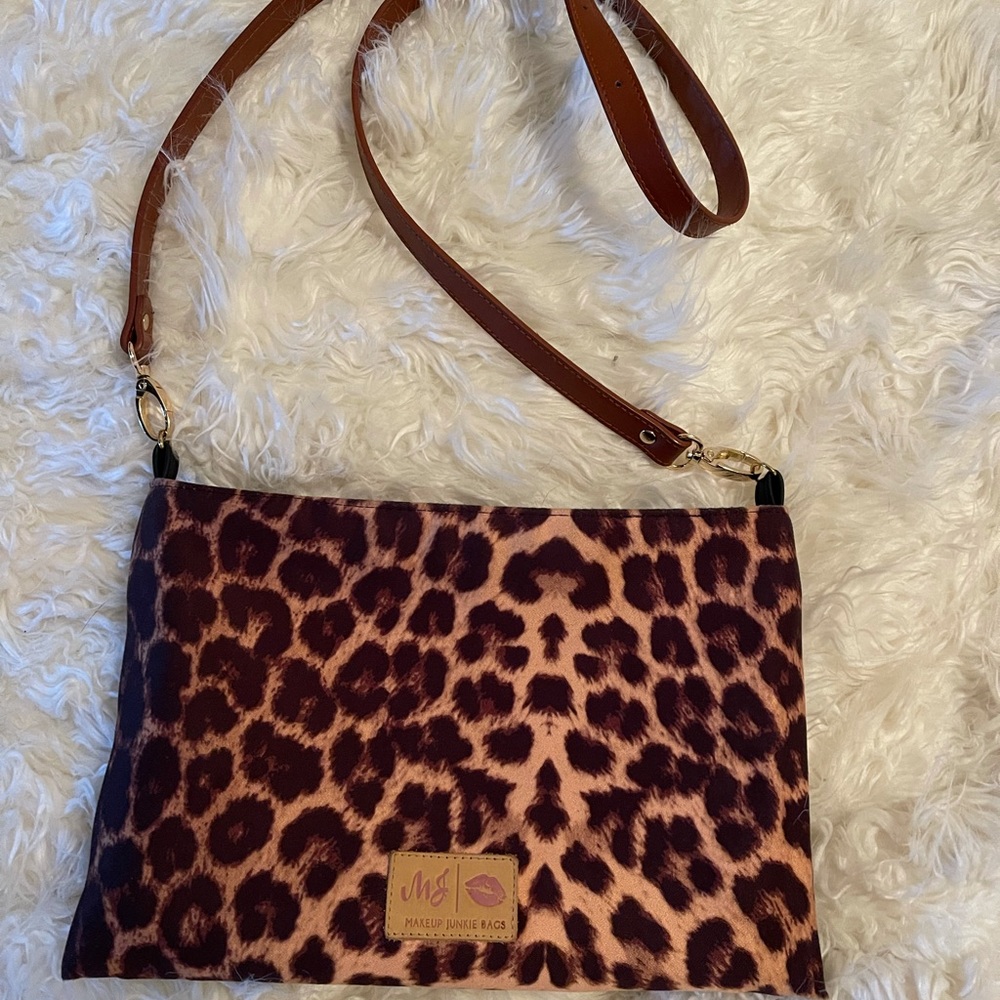 Such a cute Makeup Junkie bag